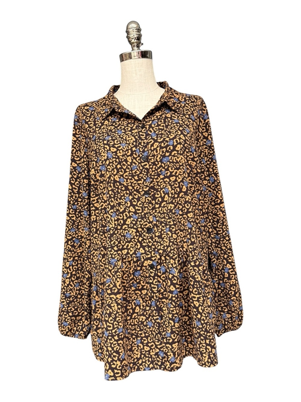 LOGO Lori Goldstein Leopard Floral Print Button Front Swing Tunic Blouse Large - Picture 4 of 12